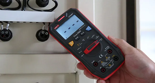 Acousto-optic LED alarm lighting up during NCV testing